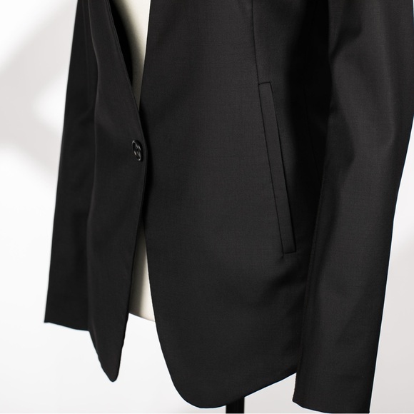 BCBGMAXAZRIA Classy Black Blazer, Short Back & Long Front, XS (One of a Kind) - Picture 2 of 8